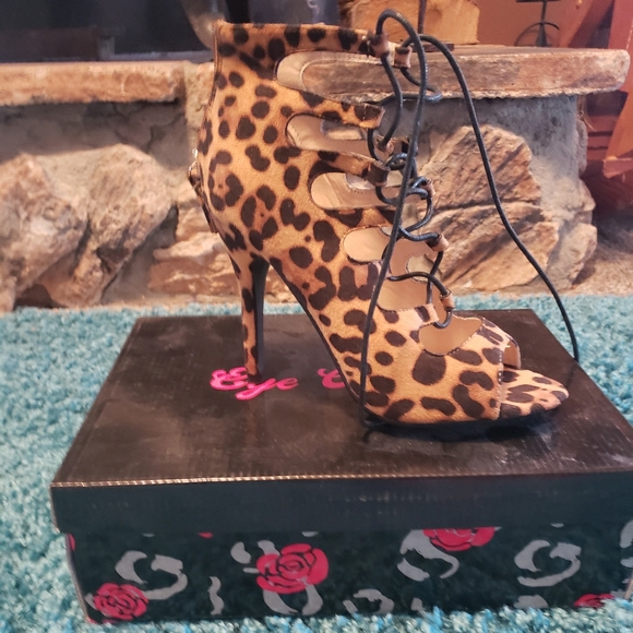 eye candy Shoes - Eye Candy Leopard print heels
